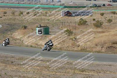 media/Apr-20-2025-AHRMA (Sun) [[393a79c373]]/Race/Group 11 early race/Turn 4b/